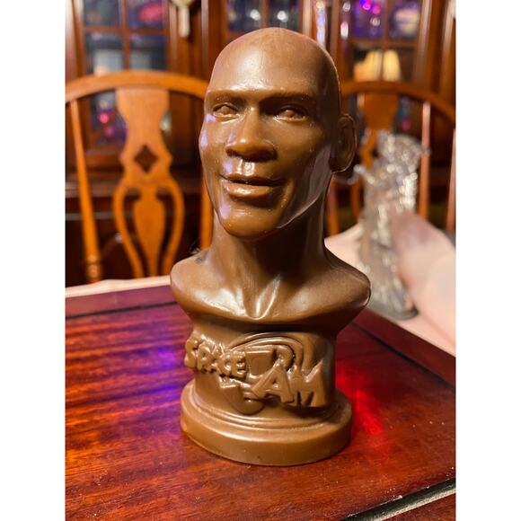 VTG 1996 MICHAEL JORDAN Space Jam Trophy Treats Gumballs Candy Bust New Full NOS - Picture 1 of 12